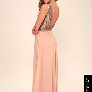 Gorgeous dress!